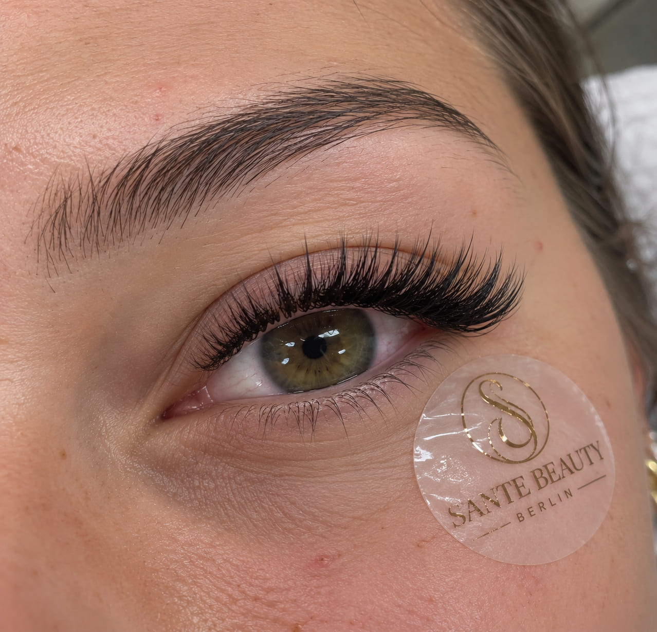 Volume Lashes bei SANTE Beauty